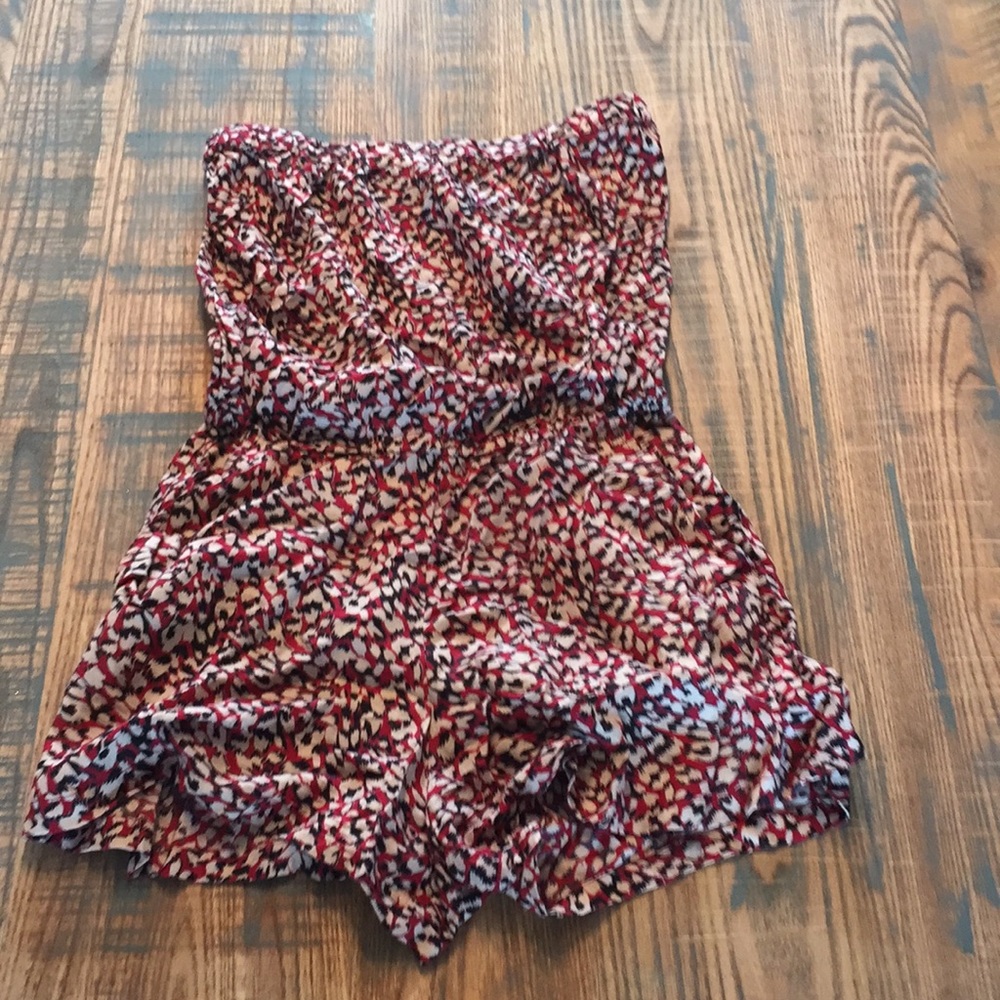 Printed Strapless Romper w/ Pockets